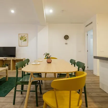 Apartment With Fluffy Beds & Private Patio