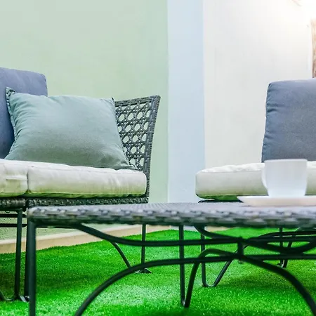Apartment With Fluffy Beds & Private Patio